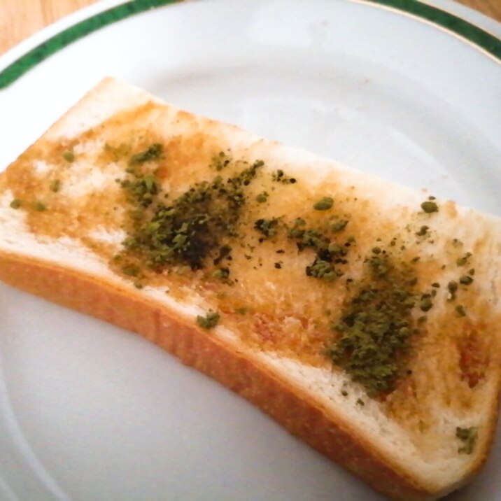 バター風味の黒蜜抹茶トースト